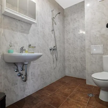 хармони בית הארחה Shiroki Dol